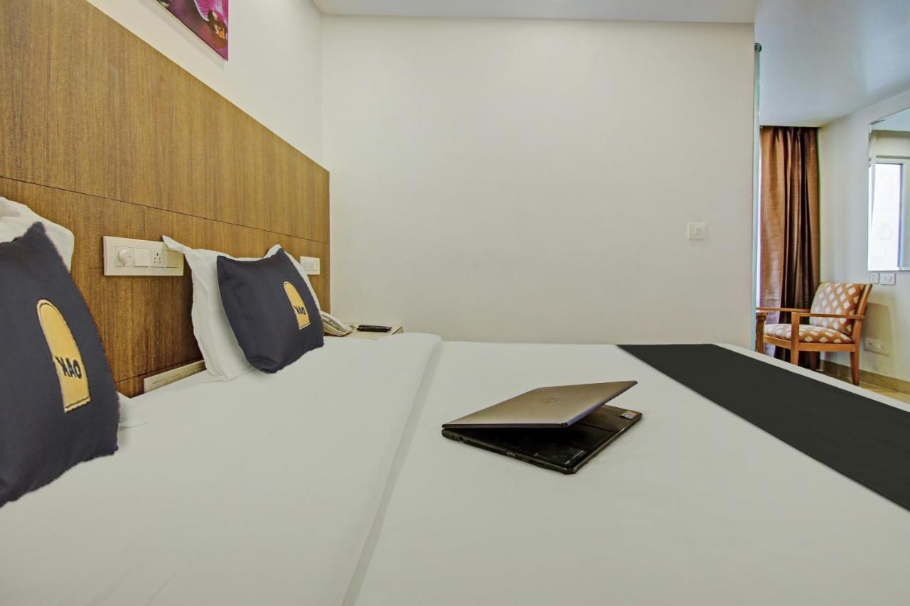 Townhouse Oak Safdarjung Hotel New Delhi Exterior photo